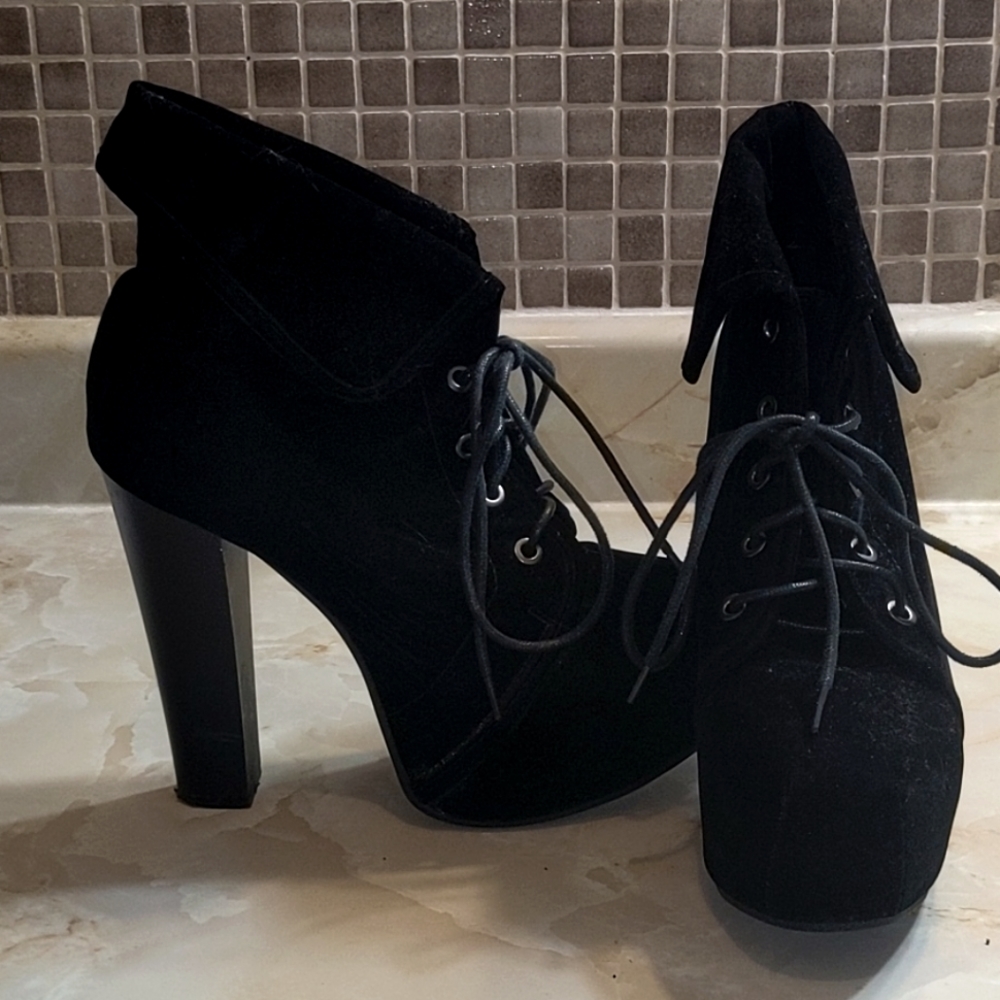 Delicacy Heeled Booties